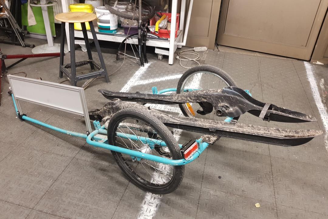 Tafel am Cycle-Carrier montiert.