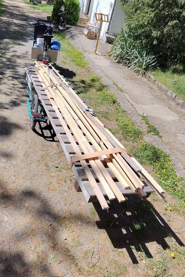 Johansson mit angekoppelter Radschlag-Carla Cargo, beide beladen