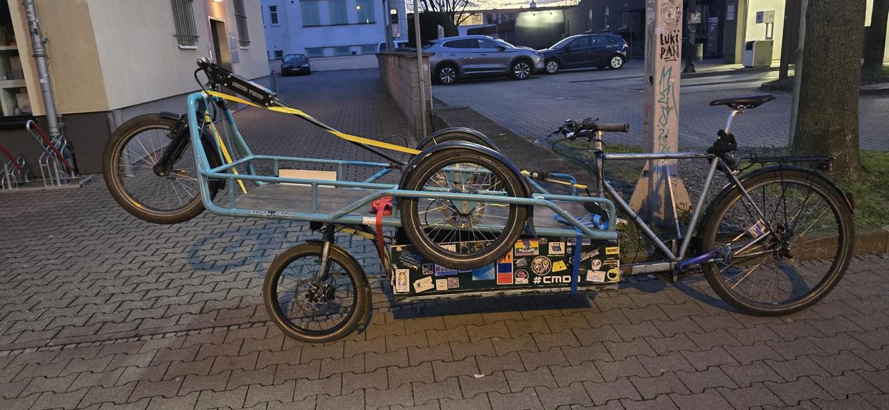 Carla Cargo Trailer loaded on Samum