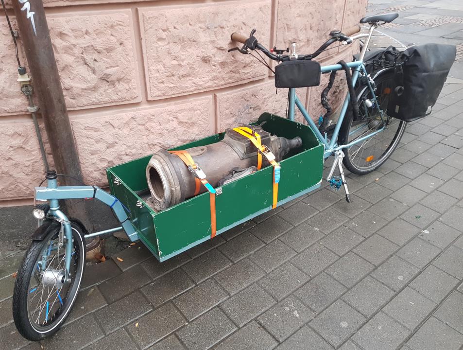 Samum cargo bike with oven