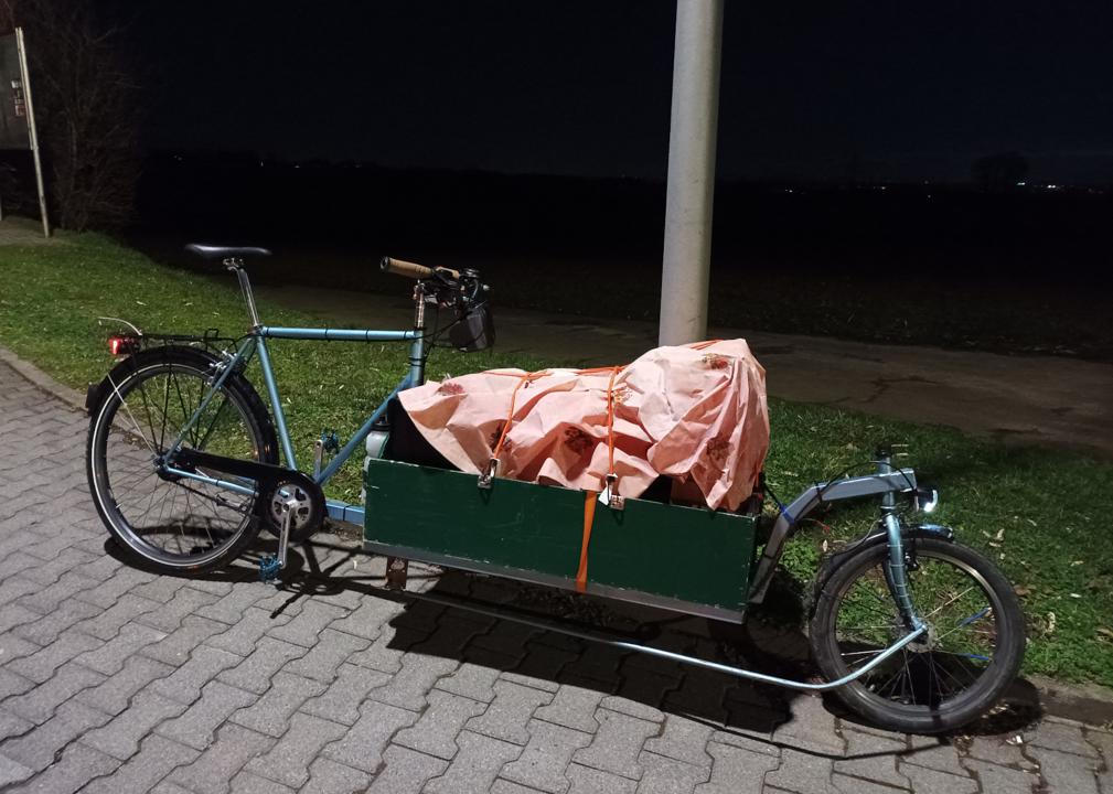 Samum with covered cargo