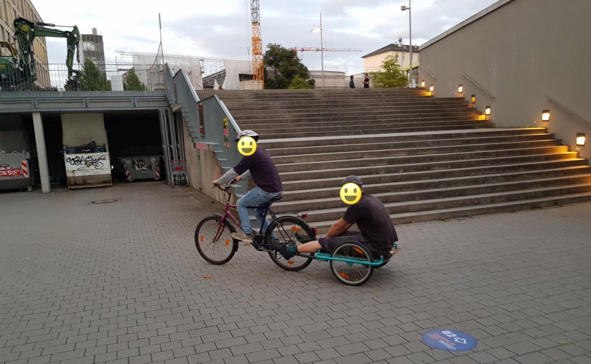 Testfahrt mit Person auf dem Anhaenger